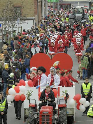 Buerstadt, Innenstadt, grosser Fastnachtsumzug, volle Wilhelminenstrasse
03.03.2019 / Foto: Berno Nix