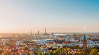 Auch in der Hauptstadt Helsinki ist Wohnraum knapp und teuer – doch Finnlands Politik hält dagegen.