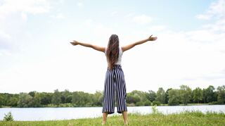 Fastende sollten Stress vermeiden und eine gute Balance aus moderater Bewegung und Entspannung finden.