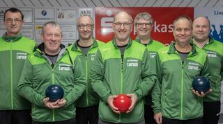 Knapp verpassten die Lorscher Senioren (v.l.) Marinko Ruzic, Matthias Ebert, Ralph Müller, Uwe Kilian, Jurek Osinski, Holger Walter und Thomas Wesch beim Heimspiel um die Hessenmeisterschaft den Titelgewinn.