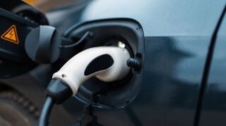 mid Groß-Gerau - Tesla und Co. mit Mängeln beim TÜV.
