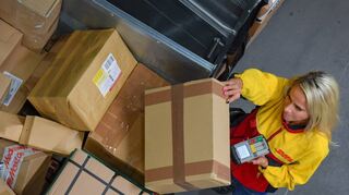 Bisher haben Verbraucher bei Online-Bestellungen keinen Überblick über den CO-Ausstoß pro Paket.