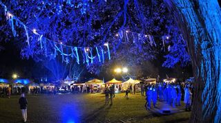 Um Abstandsregeln einhalten zu können, hatte Lorsch den Weihnachtsmarkt in der Corona-Zeit auf die Klosterwiese verlegt. Der Standort kam so gut an, dass man jetzt entschied, den Mark auch in Zukunft dort zu belassen.