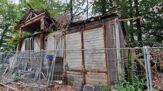 Bei der Sicherung des früheren Steinbruchs im Rauenstein in Gadernheim wünschen sich die Lautertaler Christdemokraten mehr Fortschritte. Die alten Anlagen und Gebäude stellen eine Gefahr dar, betonen sie.