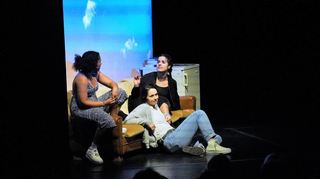 „Drei Kameradinnen“: Mit einer starken Aufführung des Staatstheaters Darmstadt ging am Samstag die Woche junger Schauspieler zu Ende.
