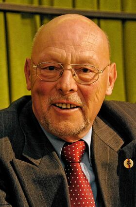<p>Bürgermeister Oliver Hoeppner (links) wird nun doch nicht mehr seinen Schreibtisch im Rathaus einnehmen. Wie lange Erster Stadtrat Otto Schneider noch als Interims-Verwaltungschef arbeiten muss, steht aber noch nicht fest.</p>