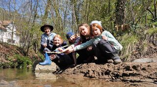 Der Naturpädagoge Daniel Brendle stellte für die Oster-Ferienspiele des OWK Bensheim ein Outdoor-Programm mit vielen Erlebnissen für die jungen Teilnehmer zusammen.