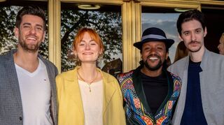 Bei der Filmpremiere von „4 Tage bis zur Ewigkeit“ (von links): Simon Pilarski (Produzent und Regisseur), Hauptdarstellerin Lea van Acken, Hauptdarsteller Eric Kabongo und Konstantin Korenchuk (Produzent und Regisseur). Pilarski und Korenchuk sind zugleich die Geschäftsführer der Produktionsfirma Sternenberg Films.
