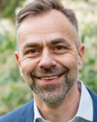 ble,Einhausen, konstituierende Sitzung der Gemeindevertretung, vorher Corona Schnelltest bei der Ried Apotheke, Roger Kaschek,, Bild: Thomas Neu