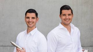 Die Brüder Maximilian und Konstantin Wilk haben ein Technologie entwickelt, mit der Kalkablagerungen im Leitungswasser vermieden werden können. Ihr Unternehmen Aqon Pure wird im Juni für seine Erfolge ausgezeichnet.