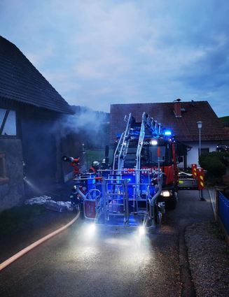 Im engen Schleichweg in Winterkasten war es für die Floriansjünger eine echte Herausforderung, die Fahrzeuge richtig zu positionieren.