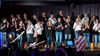 Der Mörlenbacher Chor Canta Con Me gastierte mit seinem aktuellen Programm im Bürgerhaus in Lindenfels.