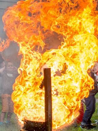 Eine Fettexplosion gibt’s beim Tag der Jugendfeuerwehr zu sehen.