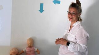 Die Lehrrettungsassistentin Heike Schlegel gab Hinweise, wie ein akuter Notfall zu erkennen und zu behandeln ist.
