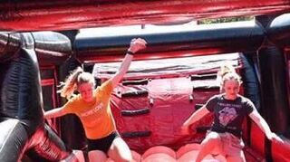 Um den „Gladiator Run“ zu schaffen, muss man geschickt sein.