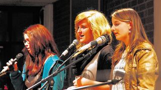 <p>Schüler der Martin-Buber-Schule zeigten, was in ihnen steckt: Gemeinsam mit ihren Lehrern gaben sie ein mehr als zwei Stunden dauerndes Konzert. Für die Tanz-, Gesangs- und Instrumentaldarbietungen gab es jede Menge Applaus.</p>