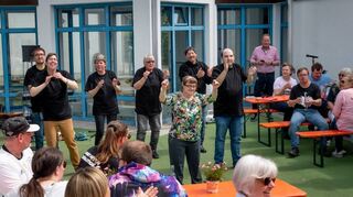Die Bensheimer Lebenshilfe feierte in der Seebergschule mit 100 Gästen ihr Frühlingsfest.