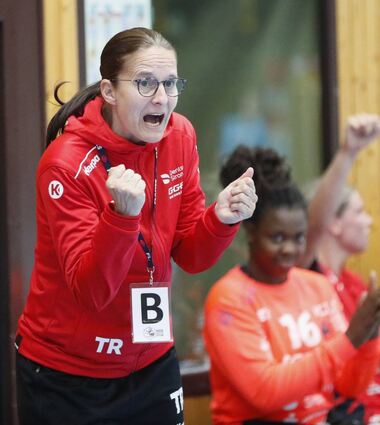 Flames-Trainerin Heike Ahlgrimm war über weite Strecken begeistert vom Auftritt ihrer Mannschaft gegen den Außenseiter aus Bad Wildungen.