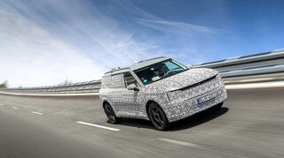 mid Groß-Gerau - Rasant und komfortabel: der neue Kia EV9 beim Handlingtests im niedersächsischen Papenburg.