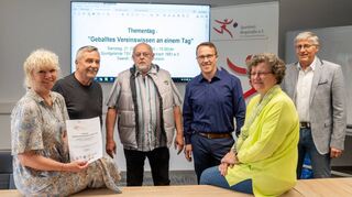 Der Sportkreis Bergstraße informierte jetzt zu einem zum Thementag für Sport-Vereine. Anschließend fand die Frühjahrssitzung der Freunde des Sports und des Sportkreisausschusses statt. Unser Bild zeigt (v.l.) die Sportkreis-Geschäftsstellenleiterin Katja Zeth-Seidel, den Sportkreisvorsitzenden Günter Bausewein, den stellvertretenden Vorsitzenden Walter Spiwak, Kassenwart Steffen Meierhöfer, die stellvertretende Vorsitzende Sibylle Becker sowie den Kreistagsvorsitzenden Joachim Kunkel.
