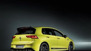 mid Groß-Gerau - Ab Werk ist der Golf R 333 in Limonengelb Metallic lackiert.