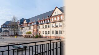 bbe, Bensheim, Schulen, Altes Kürfütrstliches Gymnasium , Ostseite mit Haupteingang, ,, Bild: Thomas Neu
