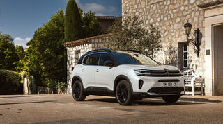 mid Groß-Gerau - Der Citroen C5 Aircross erhält die neue Hybrid e-DSC6 Motorisierung.