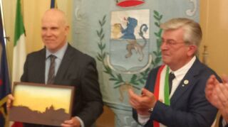Lautertals Bürgermeister Andreas Heun (links) mit seinem italienischen Kollegen Ugo Arnulfo.