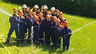 Das Bild zeigt die Abordnung der Zwingenberger Jugendfeuerwehr nach der erfolgreichen Übung.