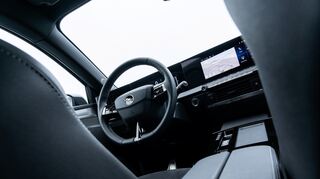 mid Berlin - Das volldigitale Pure Panel Pro-Cockpit mit zwei zehn Zoll großen Displays und Multimedia Infotainment System gefällt.
