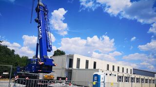 Die ersten Wohncontainer für weitere Flüchtlinge sind an der Lagerhausstraße aufgebaut. Sie stehen in direkter Nähe zu den sieben Mehrfamilienhäusern, die 2018 für Flüchtlinge errichtet wurden. Die über 200 Plätze sind aber dort bereits belegt.