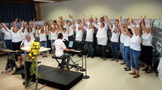 Mit einem Festkommers wurde in Langwaden das 1225-jährige Ortsjubiläum gefeiert. Der Gospelchor Getogether sorgte für die musikalische Umrahmung.