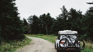 mid Groß-Gerau - E-Bikes lassen sich am besten mit einem Heckgepäckträger für die Anhängerkupplung transportieren.