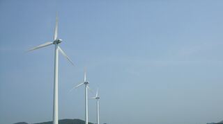 mid Groß-Gerau - Batterien aus elektrifizierten Toyota Modellen helfen, Energie aus erneuerbaren Quellen zu speichern und langfristig zu nutzen &#8211; selbst wenn Wind und Sonne ausbleiben.