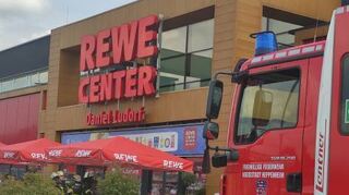 Insgesamt waren 30 Feuerwehrleute und Rettungskräfte im Einsatz an der Tiergartenstraße.