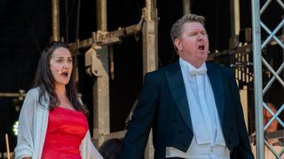Sopranistin Martina Unruh und Tenor Martin Heyer überzeugten mit ihren solistischen Darbietungen.