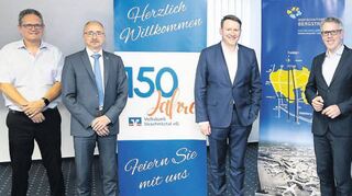 Beitritt verkündet (von links): Markus Haumann und Christian Joos (Volksbank Weschnitztal), WFB-Geschäftsführer Matthias Zürker und Landrat Christian Engelhardt (WFB-Aufsichtsratsvorsitzender) sowie Dirk Jalowiky (Volksbank Überwald-Gorxheimertal).