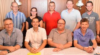 Das Vorstandsteam der Wirtschaftsvereinigung mit Franz-Josef Rosenberger, Martina Gäb, Michael Schweitzer, Lars Oleknavicius, Marc Jakob (und vorne, v.l.) Robert Barth, Christian Pobloth, Jürgen Hartnagel und dem stellvertretenden Vorsitzenden Frank Deselaers, der Vorsitzende Ingeborg Kude vertrat.
