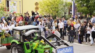 2010 nutzten die Vogelschützer den Kerwezug in Reichenbach, um auf fehlende Helfer für die Jugendgruppe aufmerksam zu machen.
