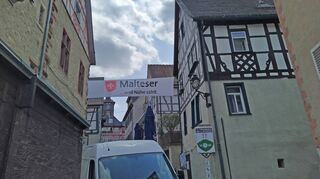 Eine neue Nähe entfalten Heppenheims Malteser, die beim Weinmarkt mit der DLRG den Sanitätsdienst leiten. Ohne Führung in der eigenen Bereitschaft unterstützen die Aktiven des Deutschen Roten Kreuzes.