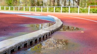 Die Sanierung der Laufbahn im Weiherhausstadion wird eine Million Euro teurer als ursprünglich geplant.
