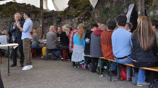 Auf der Burg Lindenfels präsentierte der Experte Thomas Mull eine Auswahl von Weinen.