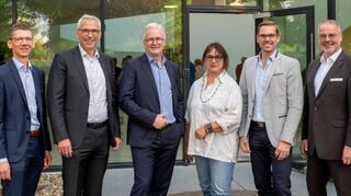 Die Wirtschafts-Vereinigung Bensheim hat einen neuen Vorstand gewählt. Unser Bild zeigt (v.l.) Alexander Wünsche (neuer Schatzmeister), Carsten Hoffmann (stellvertretender Vorsitzender), Jan Siefert (Vorsitzender), Gabriele Magsam (Schriftführer), David Reckeweg-Lecompte (stellvertretender Vorsitzender) und Eric Tjarks (ausgeschiedener Schatzmeister).