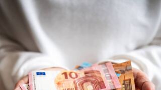 Mit attraktiven Tagesgeldzinsen wollen Banken Neukunden anlocken, um ihnen weitere Angebote machen zu können.