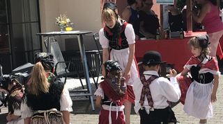 Bei ihrem Auftritt tanzte die Kindertrachtengruppe aus Mittershausen-Scheuerberg unter anderem zum Lied „Ich hag der an die Ripp“.