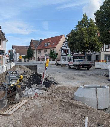 Unser Bild zeigt die Sperrung der B 3 während der Sanierung im Jahr 2020, nun wird in den Sommerferien erneut ein Abschnitt der Ortsdurchfahrt gesperrt.