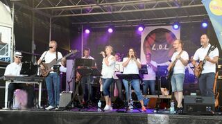 Die Band Legends of Life sorgte beim Weinmarkt mit ihrer Live-Musik für gute Laune bei den Besuchern.