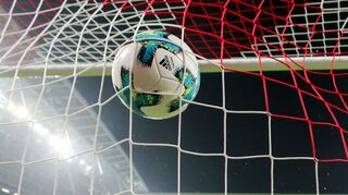 Auch gemischte Fußball-Teams sind jetzt erlaubt.