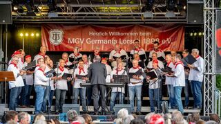 Der Männergesangverein Germania ist 125 Jahre alt. Mit seinen Chören feierte er das Jubiläum. Das Konzert stand unter dem Motto „Alle Mann an Bord“.