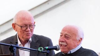 Ehrenbürgermeister Kurt Knapp (l.) und der ehemalige Bürgermeister von Brisighella Cesare Sangiorgi gratulierten der Eintracht zum „Ehrentag“.
